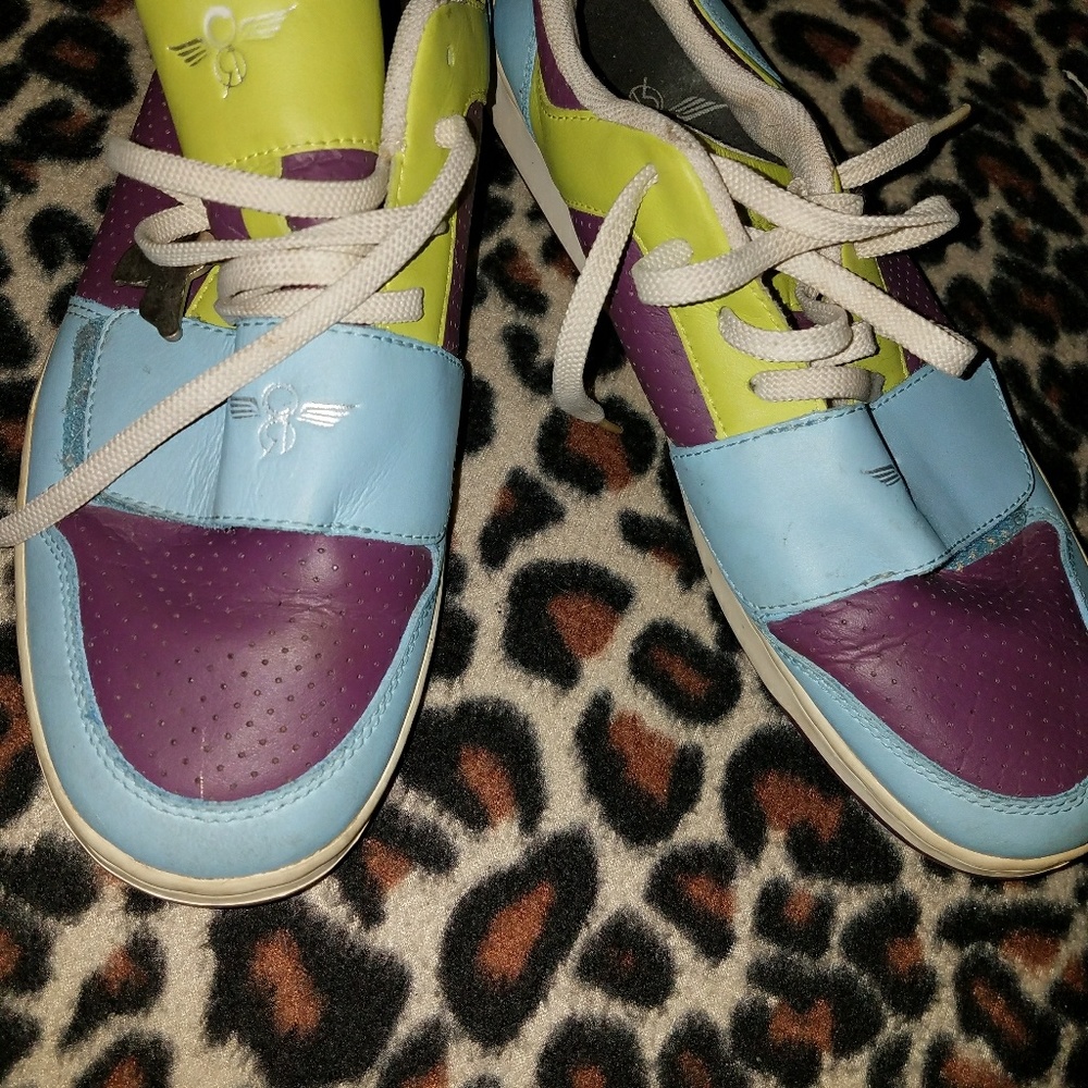 Sneaks